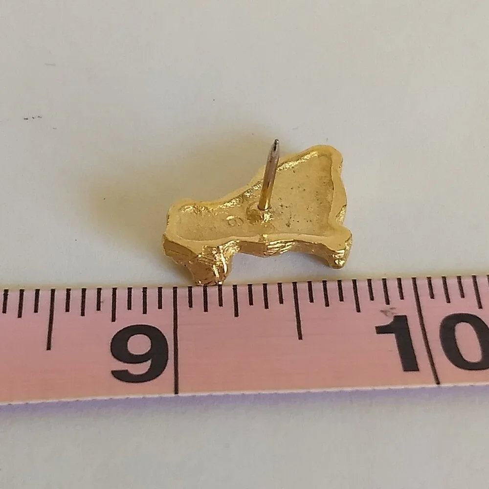 Gold Tone Sitting Dog Puppy Pin Brooch 3D Textured Gift Modern Minimalist Preppy
